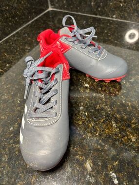 ADIDAS Kids Gray and Red Baseball Cleats